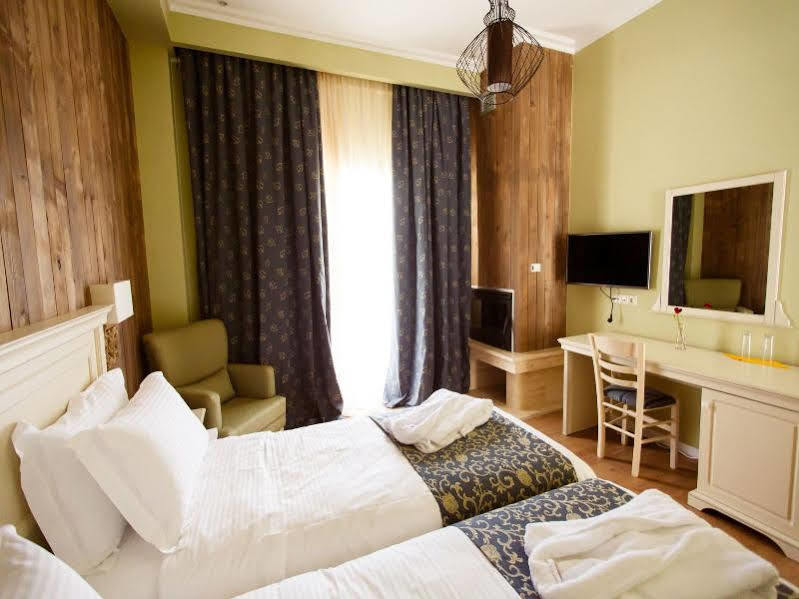 Irenes Resort Káto Loutrákion Eksteriør billede